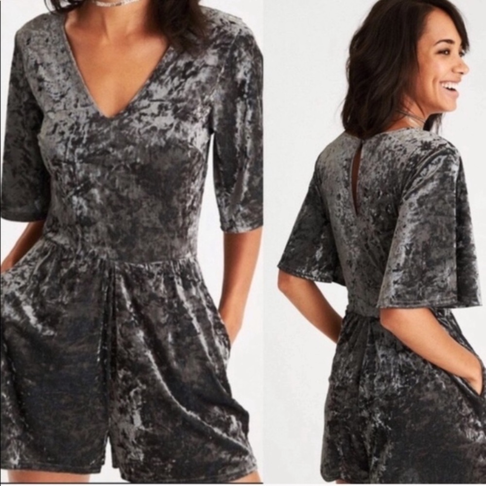 AMERICAN EAGLE Soft & Sexy Green Velvet Romper